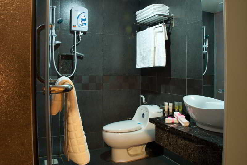 Euro Rich Hotel Melaka Экстерьер фото